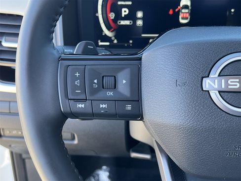 Certified 2025 Nissan Rogue SL image 10