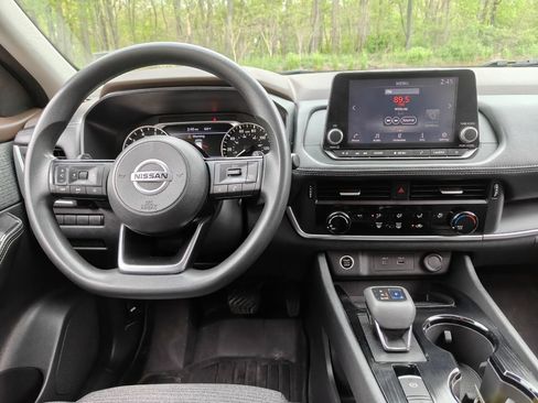 Used 2021 Nissan Rogue S AWD/4WD image 23