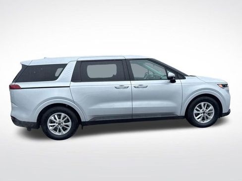 Used 2022 Kia Carnival LX FWD image 7