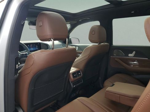 Certified 2025 Mercedes-Benz GLS 450 4MATIC image 7