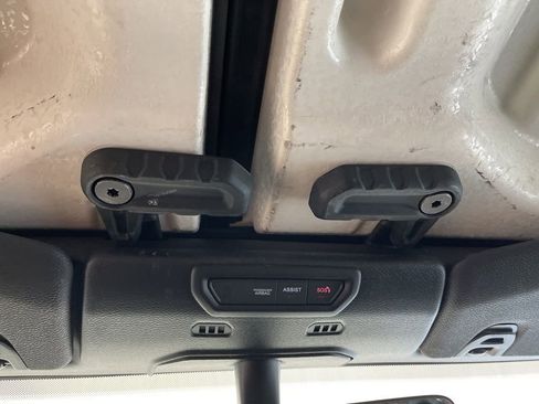 Used 2023 Jeep Wrangler Unlimited Sahara image 8