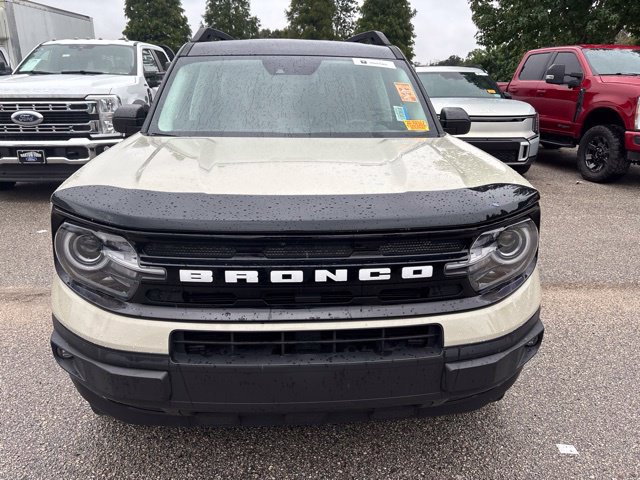 Used 2024 Ford Bronco Sport Outer Banks w/ Tech Package AWD/4WD image 2