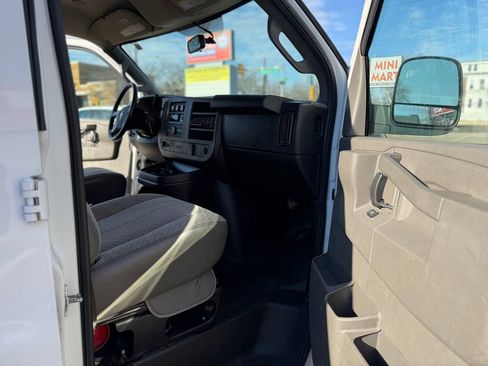 Used 2019 Chevrolet Express 3500 Extended w/ Driver Convenience Package RWD image 27