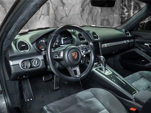 Used 2018 Porsche 718 Cayman GTS image 6