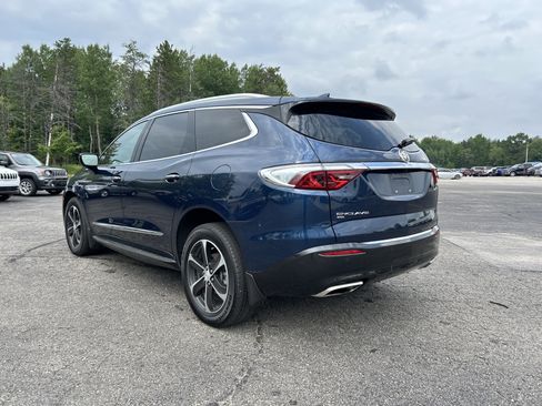 Used 2022 Buick Enclave Essence w/ LPO, Touring Package AWD/4WD image 6