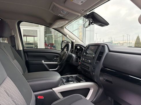 Used 2024 Nissan Titan SV w/ SV Convenience Package image 31