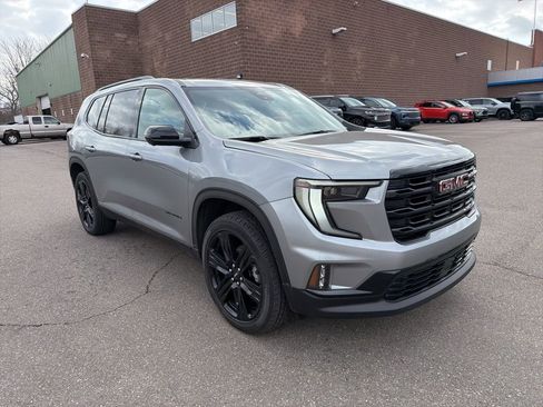 Used 2024 GMC Acadia Elevation w/ Black Edition image 2