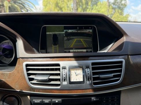 Used 2014 Mercedes-Benz E 350 Sedan image 25