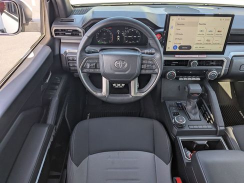 Used 2025 Toyota Tacoma TRD Sport AWD/4WD image 30