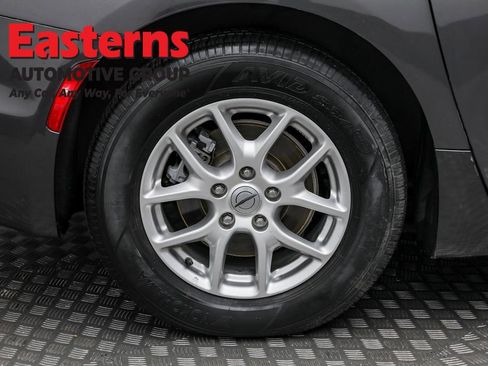 Used 2023 Chrysler Pacifica Touring-L FWD image 29