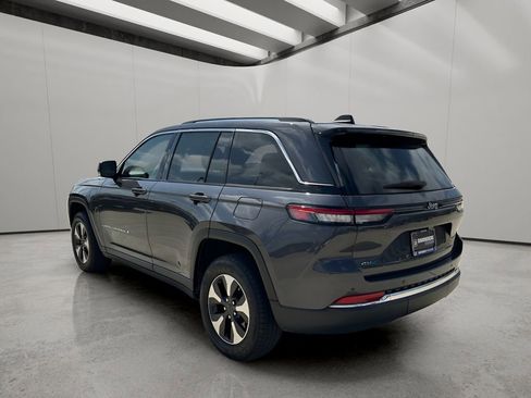 Used 2023 Jeep Grand Cherokee 4WD 4xe image 3