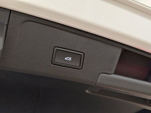 New 2026 Volkswagen Atlas Cross Sport SE image 29