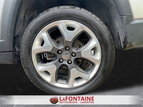 Used 2019 Jeep Compass Limited image 31