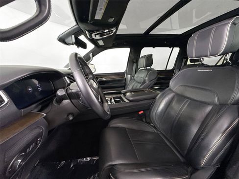 Used 2023 Jeep Grand Wagoneer L Series II AWD/4WD image 3
