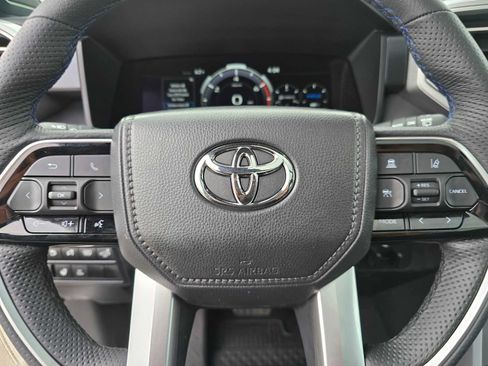 Used 2025 Toyota Sequoia Platinum AWD/4WD image 28