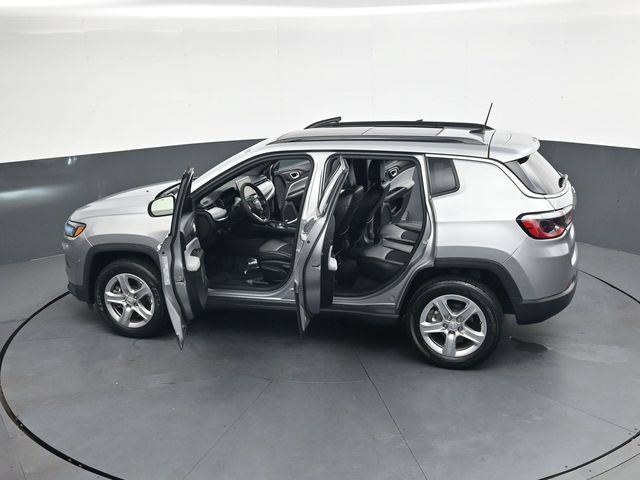 Used 2023 Jeep Compass Latitude w/ Sun and Sound Group AWD/4WD image 39