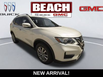 Used 2017 Nissan Rogue SV
