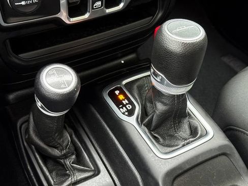 Used 2020 Jeep Gladiator Sport w/ Quick Order Package 24S AWD/4WD image 28