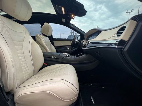 Used 2018 Mercedes-Benz S 560 Sedan image 35
