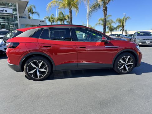 Certified 2025 Volkswagen ID.4 Pro S image 11