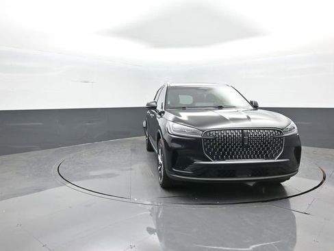 Used 2025 Lincoln Aviator Reserve w/ Equipment Group 201A AWD/4WD image 2