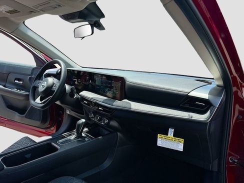 Used 2025 Nissan Kicks SV w/ Charging Package image 25