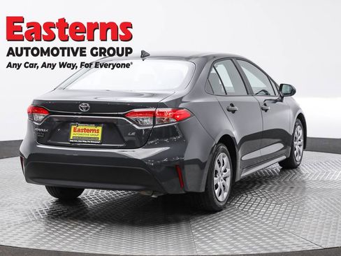 Used 2025 Toyota Corolla LE image 5