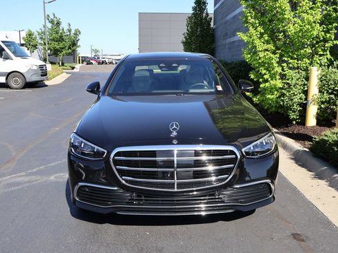 Used 2023 Mercedes-Benz S 580 4MATIC Sedan image 3
