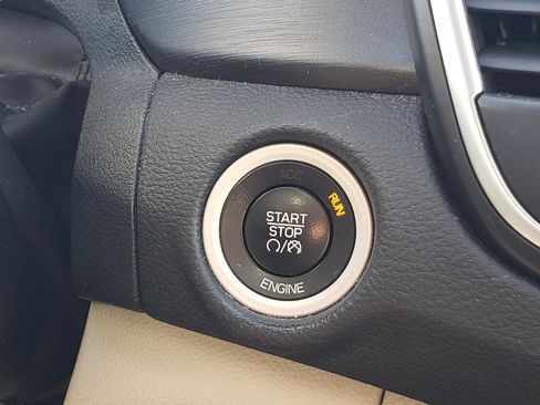 Used 2015 Chrysler 200 Limited w/ Convenience Group image 36