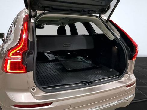 Certified 2023 Volvo XC60 B5 Plus FWD image 7