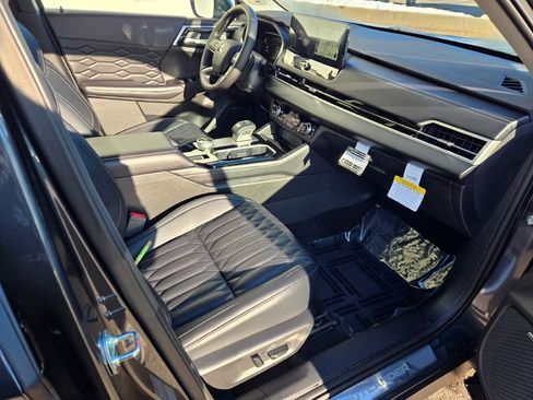 New 2026 Mitsubishi Outlander SEL image 4