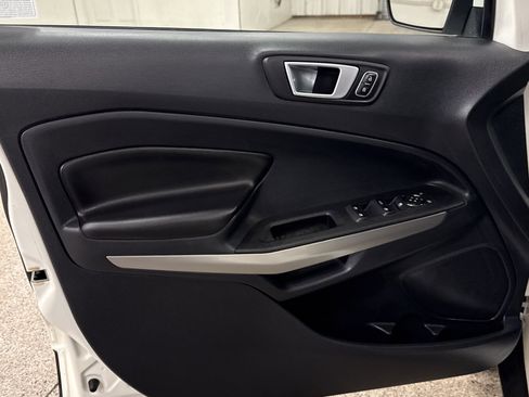 Used 2020 Ford EcoSport Titanium image 3