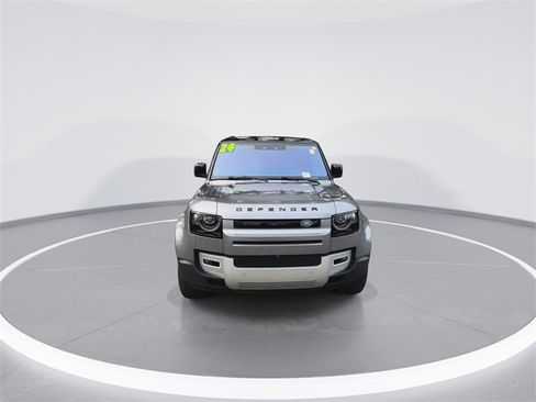 Used 2024 Land Rover Defender 130 S image 3