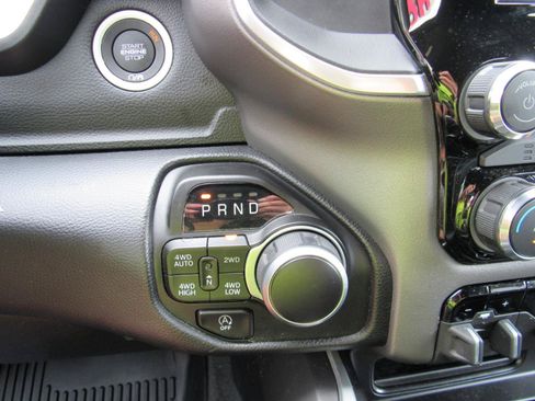 Used 2022 RAM 1500 Big Horn AWD/4WD image 26