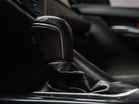 Used 2019 Toyota Camry SE image 17