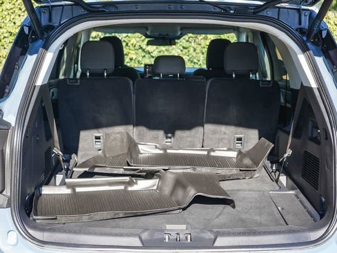 Used 2025 Ford Explorer Active RWD image 25