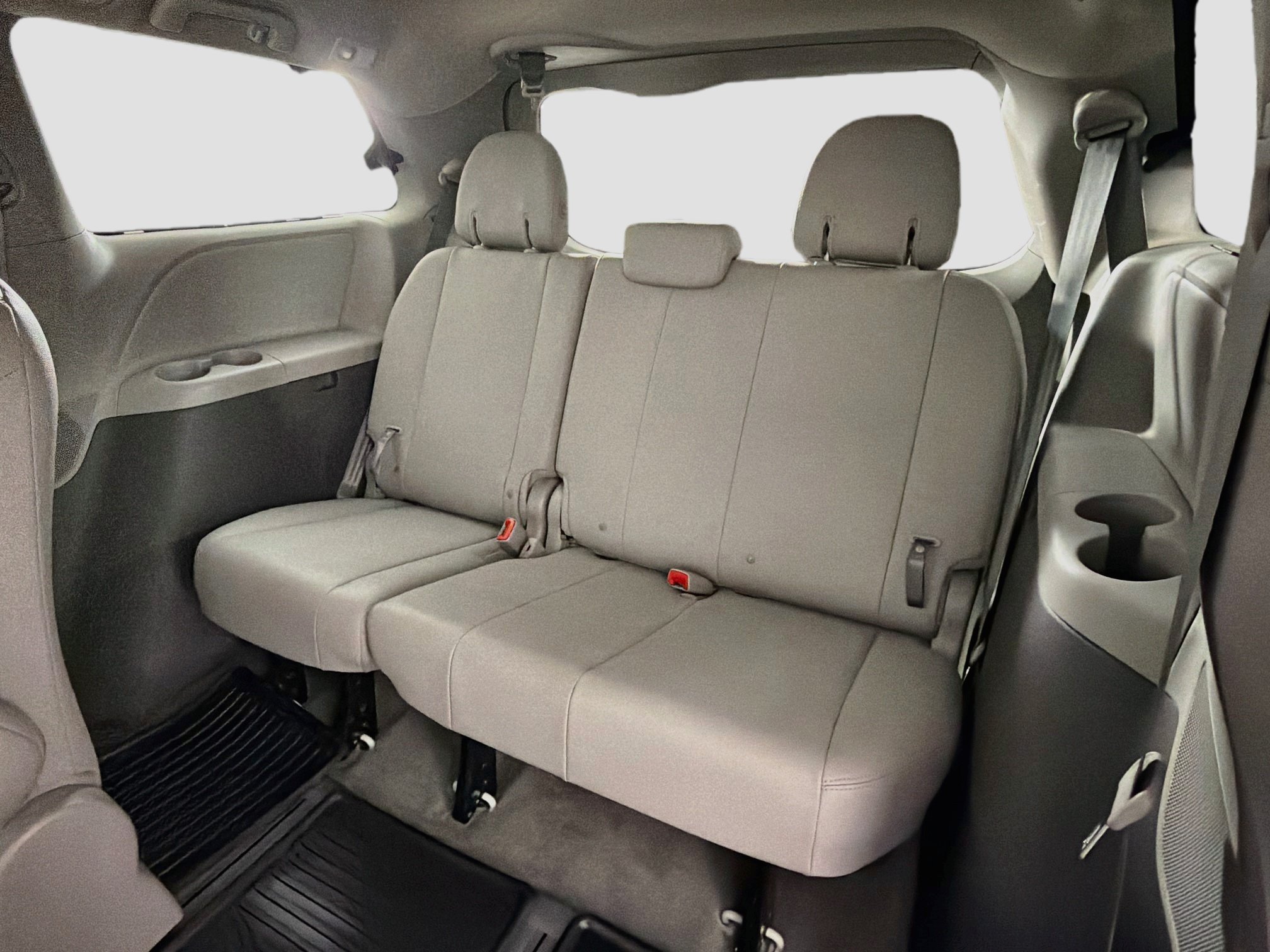 Used 2018 Toyota Sienna XLE w/ XLE Navigation Package AWD/4WD image 30