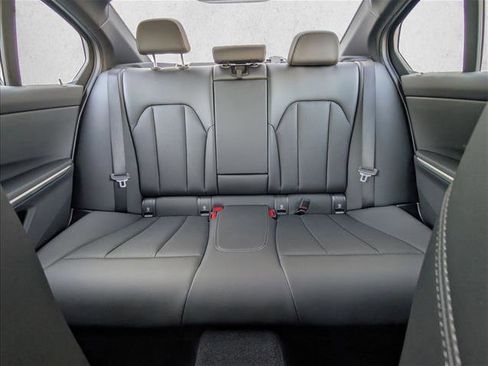 Used 2025 BMW 330i Sedan w/ Premium Package RWD image 20