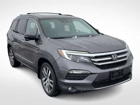 Used 2017 Honda Pilot Touring image 3