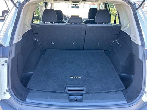 Used 2023 Nissan Rogue SV image 19