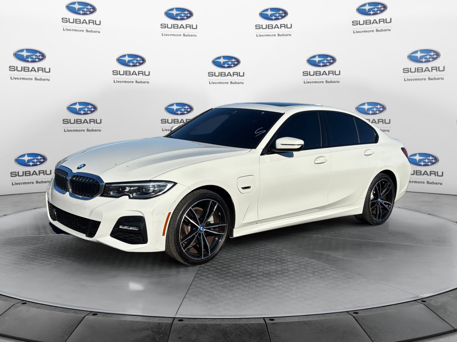Used 2022 BMW 330e w/ M Sport Package RWD image 2