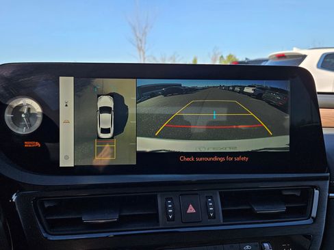 Used 2023 Lexus ES 300h Ultra Luxury w/ Accessory Package (Z2) image 32