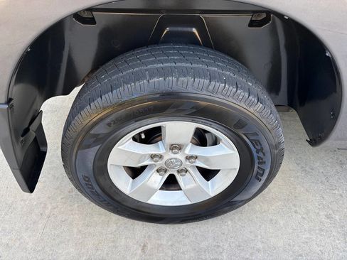 Used 2017 RAM 1500 Express AWD/4WD image 19