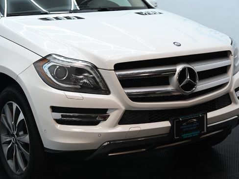 Used 2016 Mercedes-Benz GL 320 BlueTEC 4MATIC w/ Premium I Package image 8