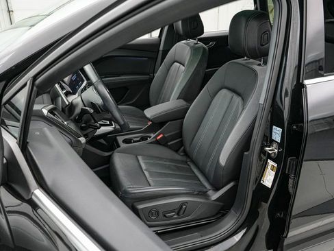 Used 2023 Audi Q4 e-tron Premium Plus w/ Premium Plus image 11