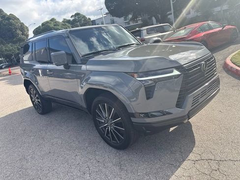 Certified 2025 Lexus GX 550 w/ Accessory Package (2T) AWD/4WD image 7