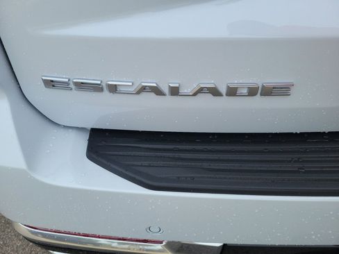 New 2026 Cadillac Escalade Luxury image 14