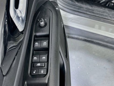 Used 2022 Jeep Compass Trailhawk w/ Trailhawk Convenience Group AWD/4WD image 17