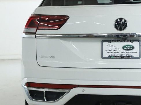 Used 2021 Volkswagen Atlas Cross Sport SEL R-Line w/ Luggage Net & Mats Package image 42