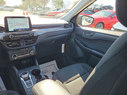 New 2026 Ford Escape Active image 12